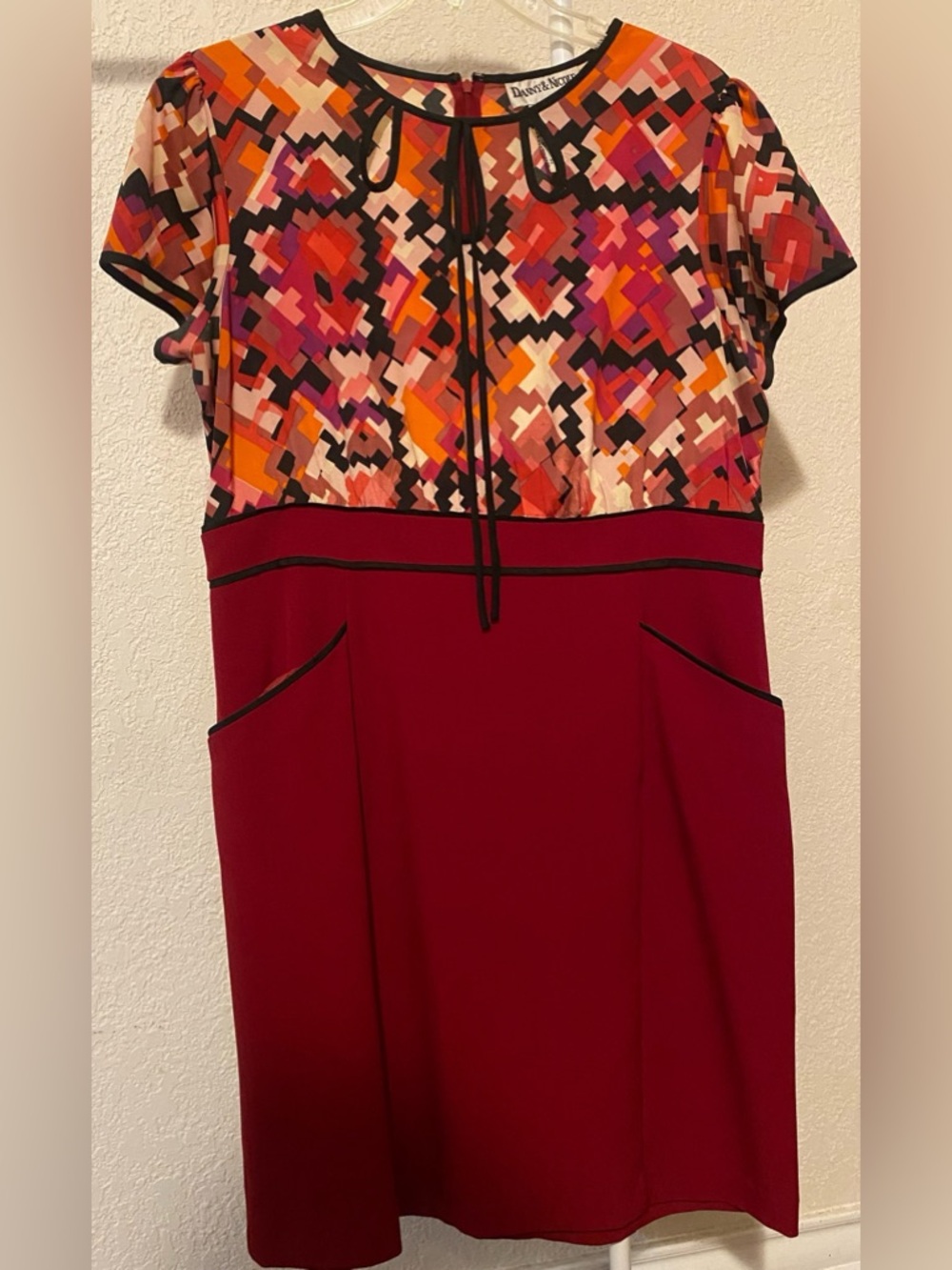 Danny & Nicole Dress
Size 16